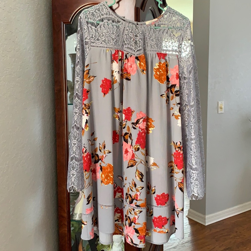 NWOT Umgee Floral Lace Bell Sleeve Dress Size L